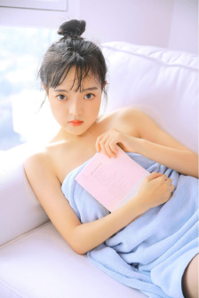 丁字裤少妇露黑毛